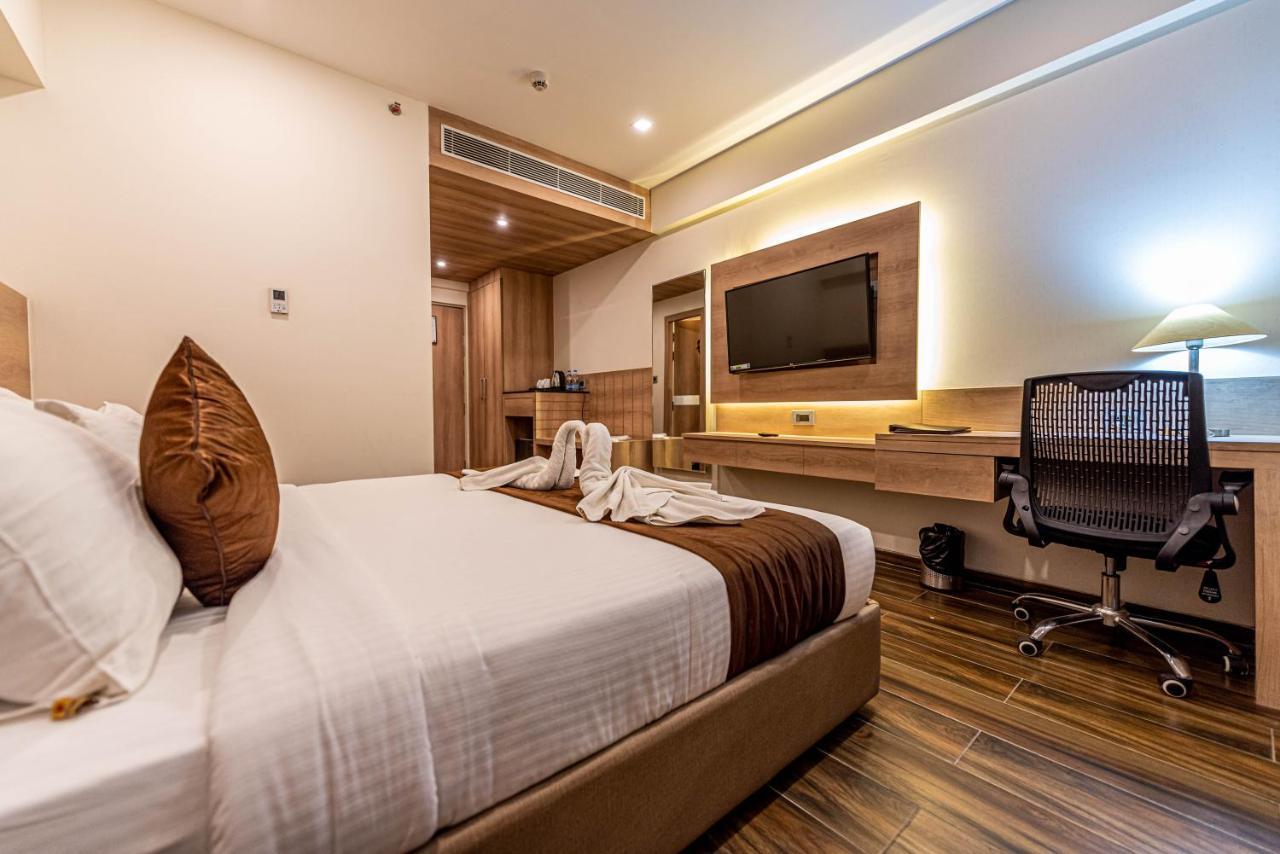 The Elite Lucknow Convention Hotel Exteriér fotografie