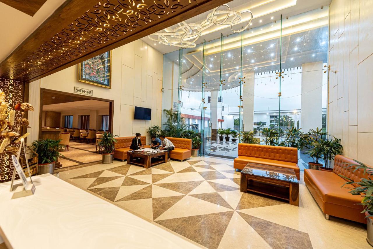 The Elite Lucknow Convention Hotel Exteriér fotografie