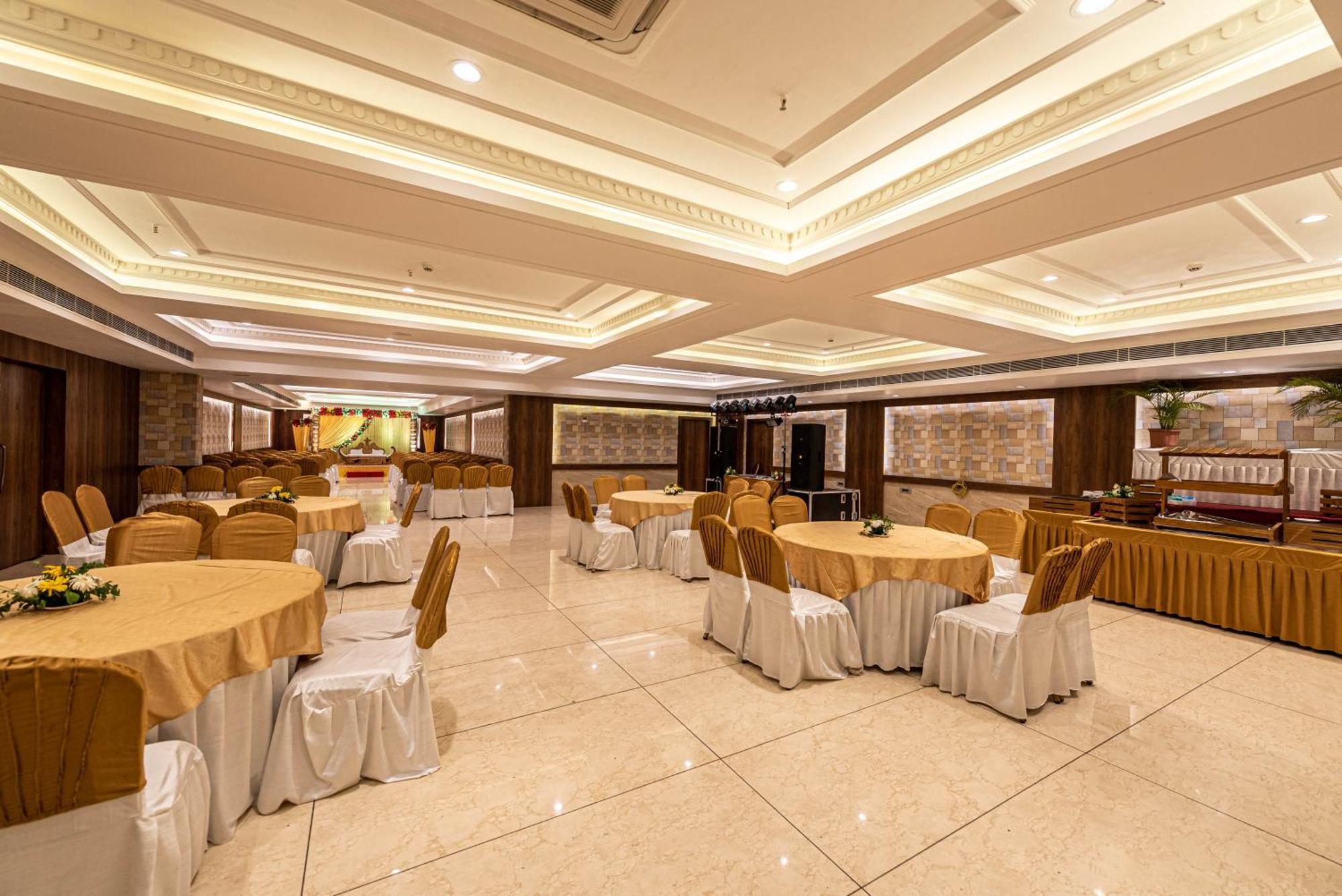 The Elite Lucknow Convention Hotel Exteriér fotografie