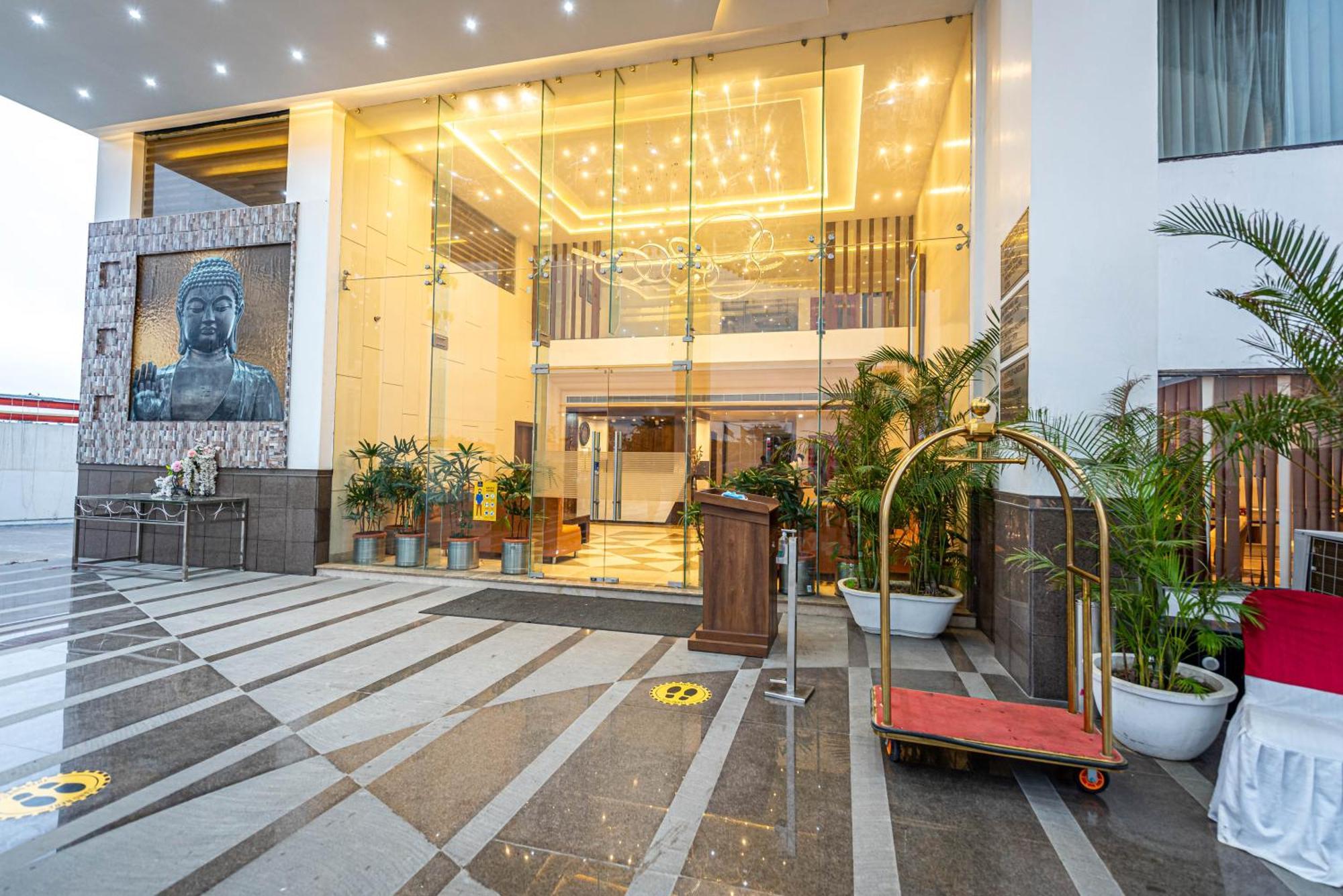 The Elite Lucknow Convention Hotel Exteriér fotografie