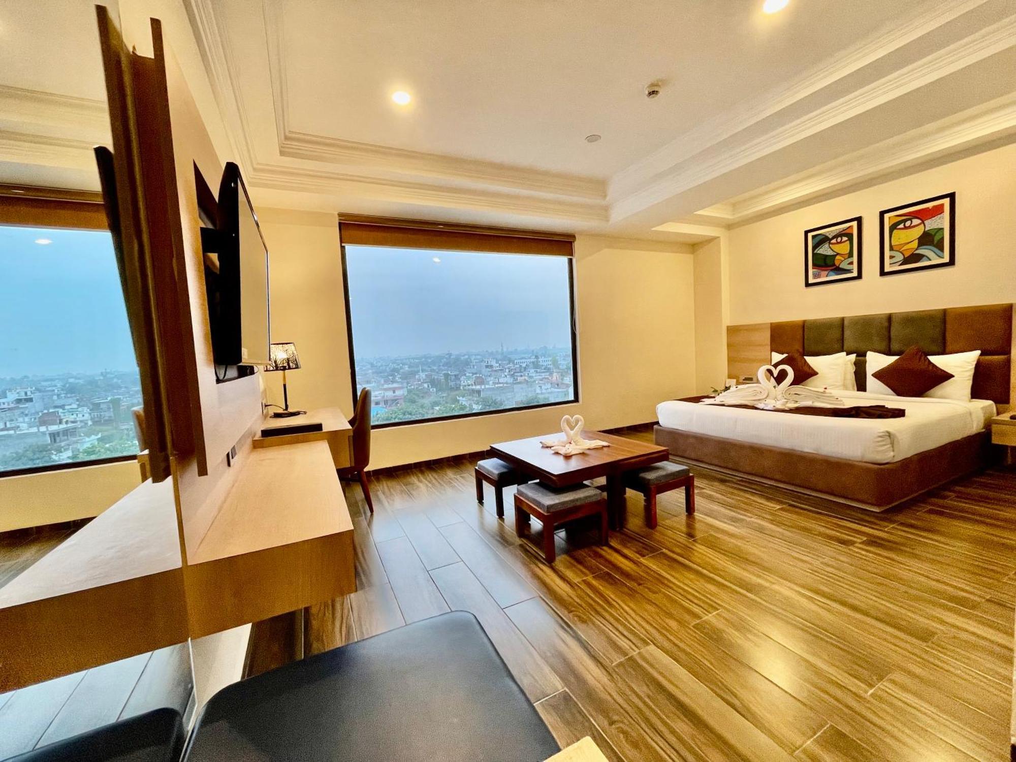 The Elite Lucknow Convention Hotel Exteriér fotografie